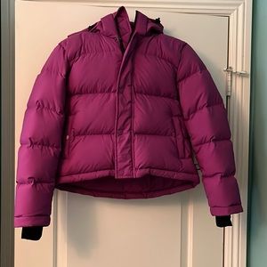 Brand new Aritzia shorty super puff